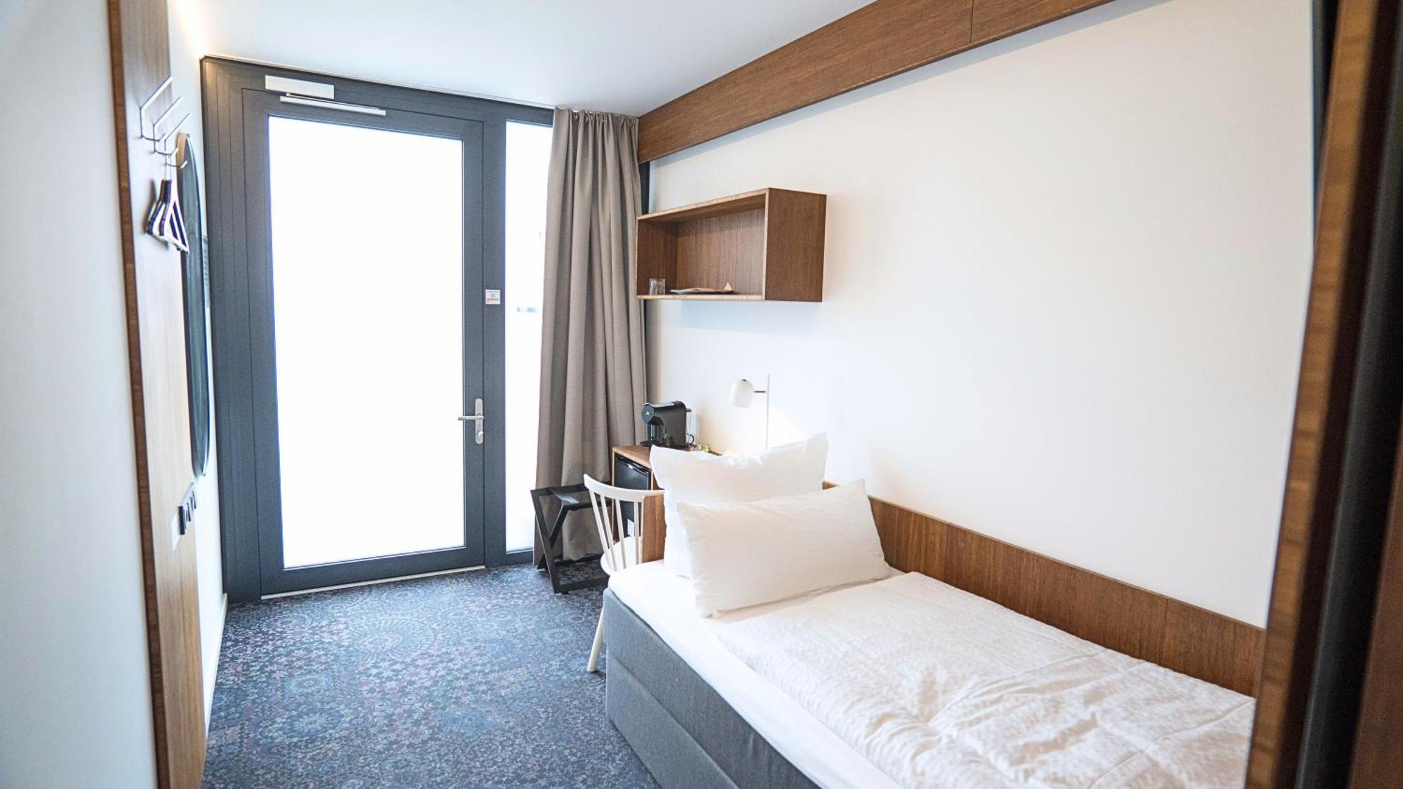 Tin Inn - Heinsberg - Das Hotel Aus Hochwertig Ausgebauten Ueberseecontainern Εξωτερικό φωτογραφία