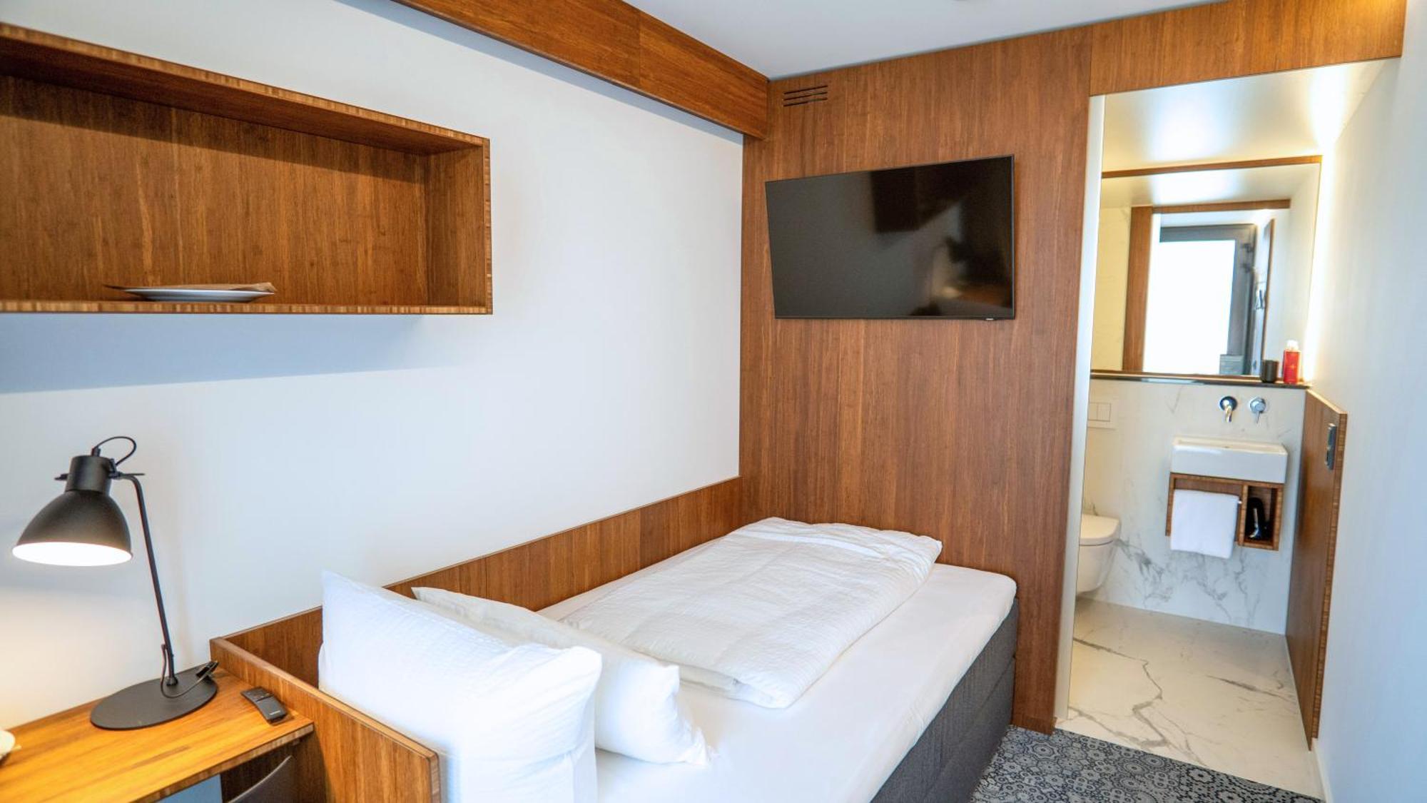 Tin Inn - Heinsberg - Das Hotel Aus Hochwertig Ausgebauten Ueberseecontainern Εξωτερικό φωτογραφία